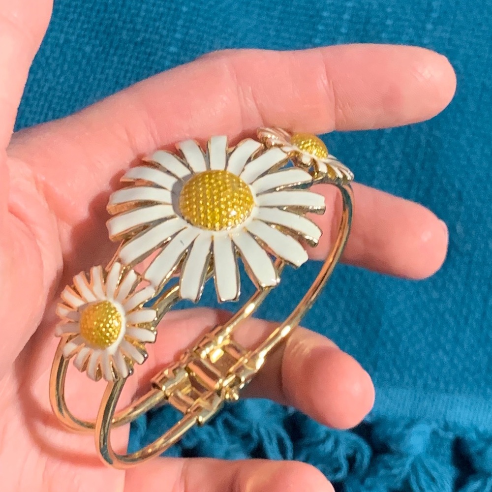Something Silver bangle - Picture 5 of 6